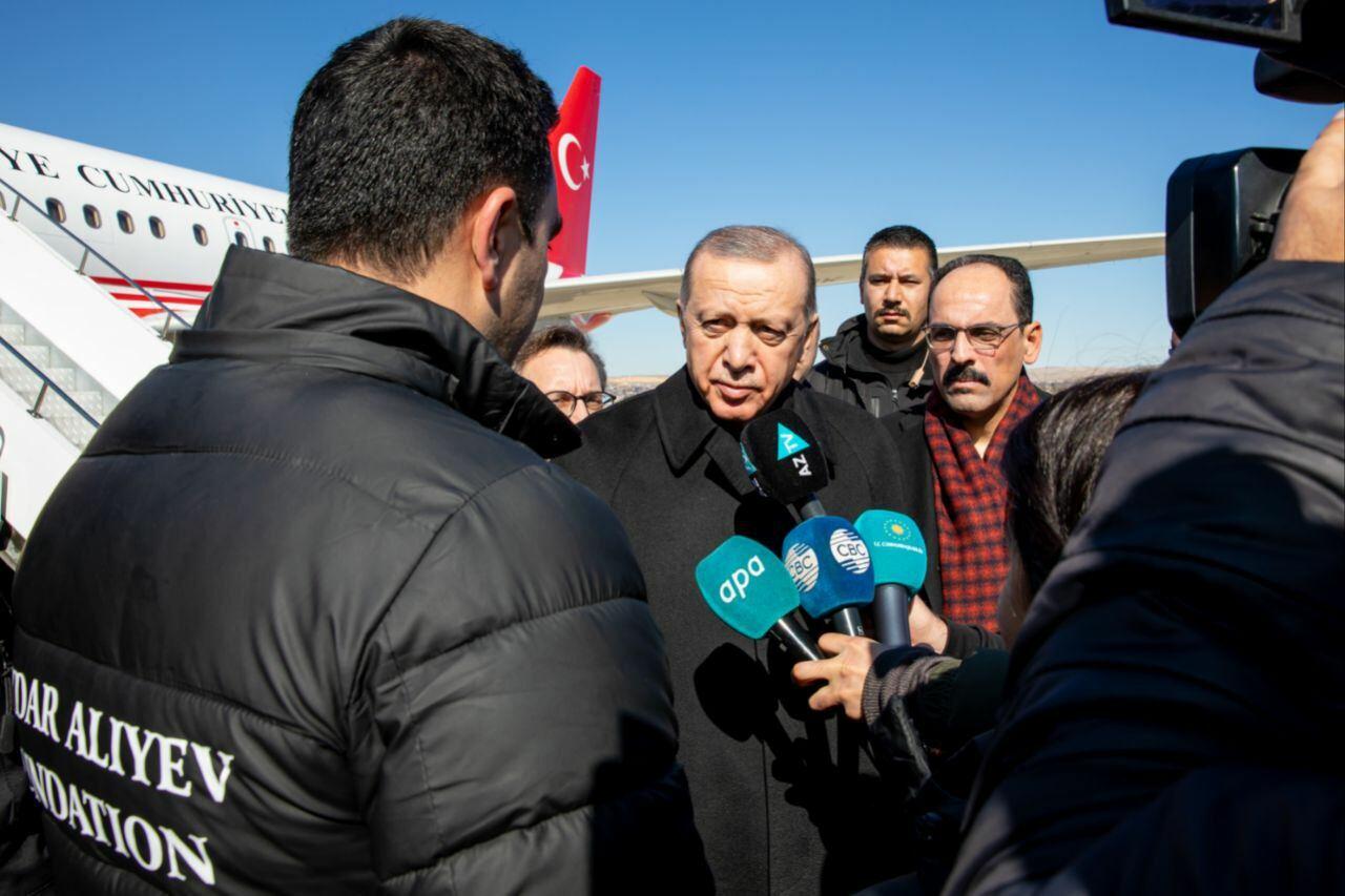 Ərdoğan Birinci xanım Mehriban Əliyevanın tapşırığı üzrə Qaziantepdə olan Heydər Əliyev Fondunun nümayəndələri ilə görüşüb