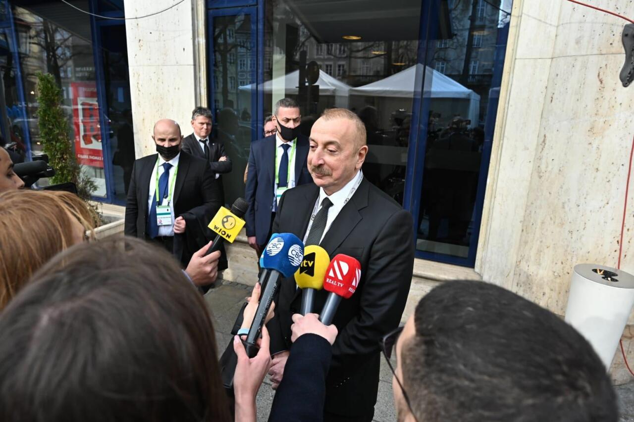 Президент Ильхам Алиев дал в Мюнхене интервью телеканалам