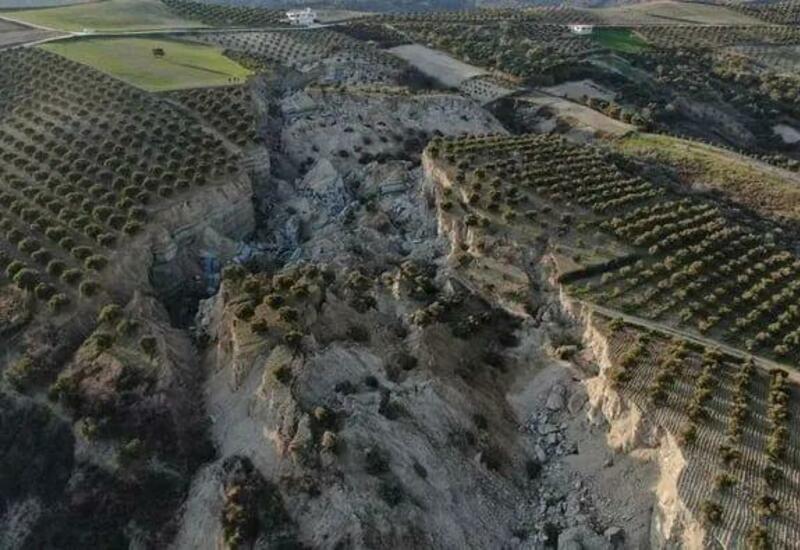 Свежие кадры разлома земной коры в Хатае