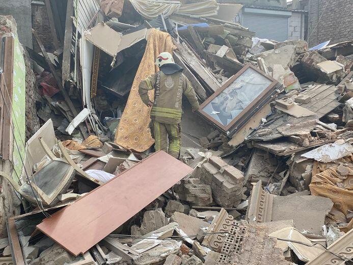 В центре Стамбула рухнуло здание