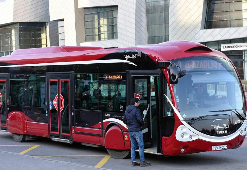 Bakıda avtobus ağır qəza törətdi
