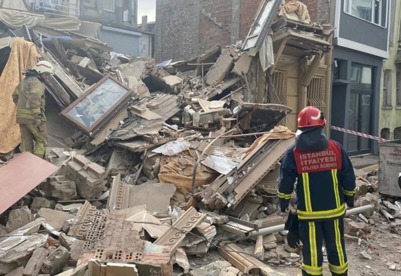 В центре Стамбула рухнуло здание