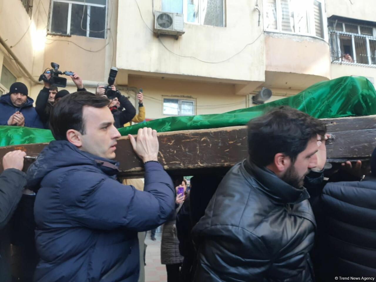 Народного артиста Азербайджана Рамиза Новруза аплодисментами проводили в последний путь