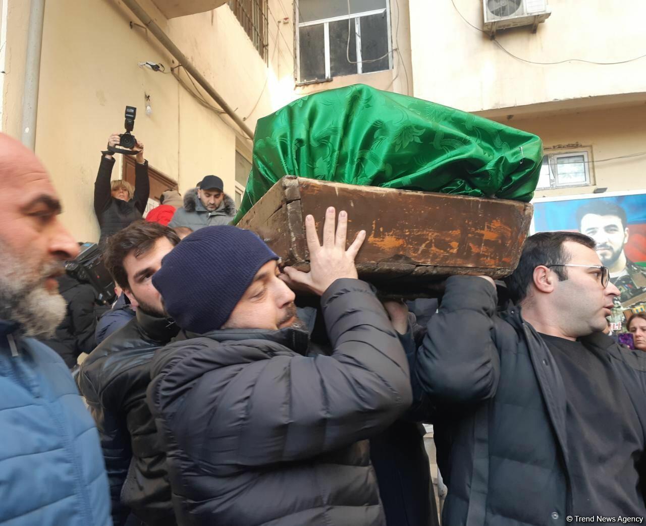 Народного артиста Азербайджана Рамиза Новруза аплодисментами проводили в последний путь