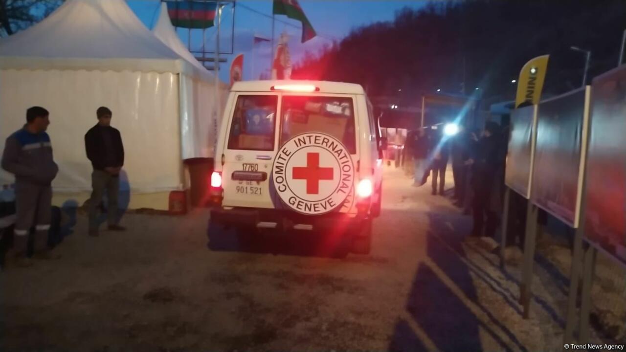 BQXK-ya məxsus avtomobillər Laçın yolundan keçərək geri qayıdıb