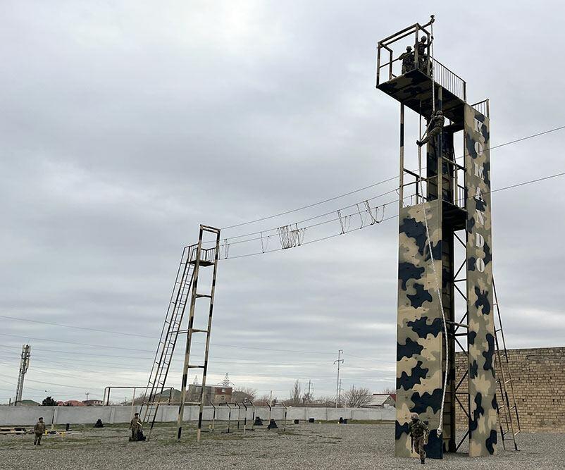 Gürcüstan nümayəndə heyəti hərbi hissələri ziyarət edib