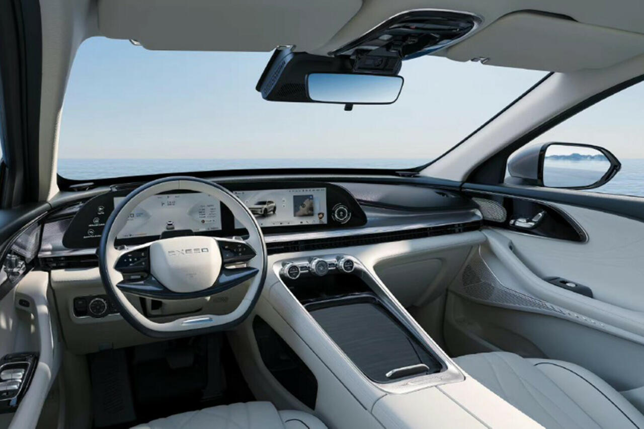 В Китае начались продажи кроссоверов Exeed AtlantiX