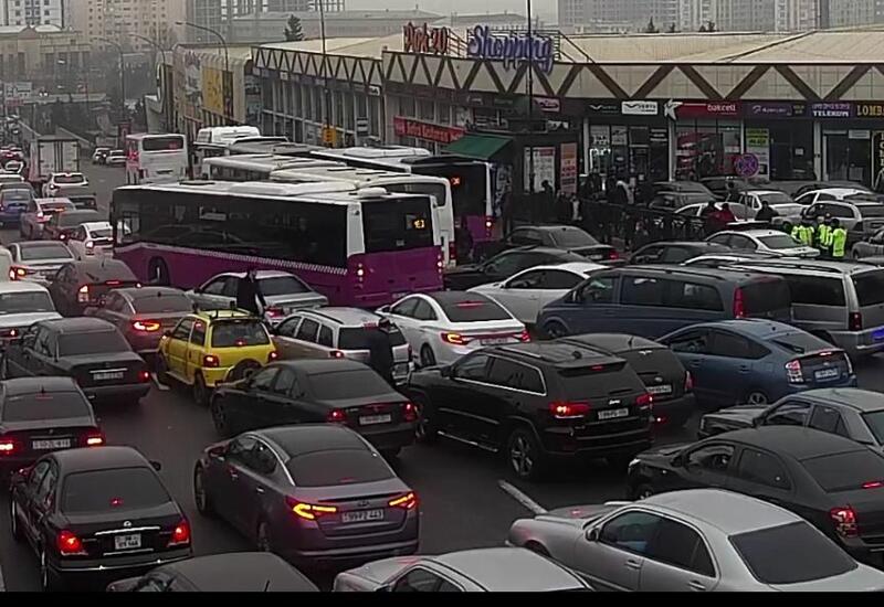 38 marşrut xətti üzrə avtobuslar gecikir