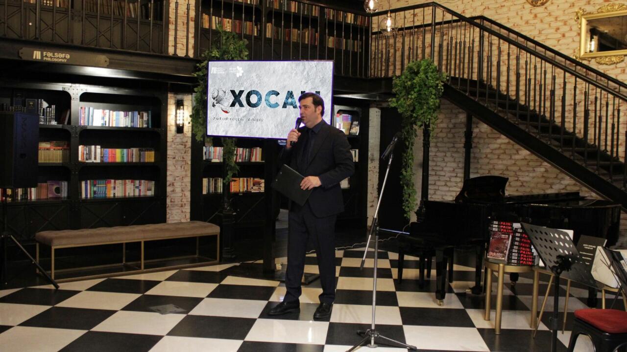 Картины французского художника, посвященные Ходжалинскому геноциду, представлены в Бакинском книжном центре