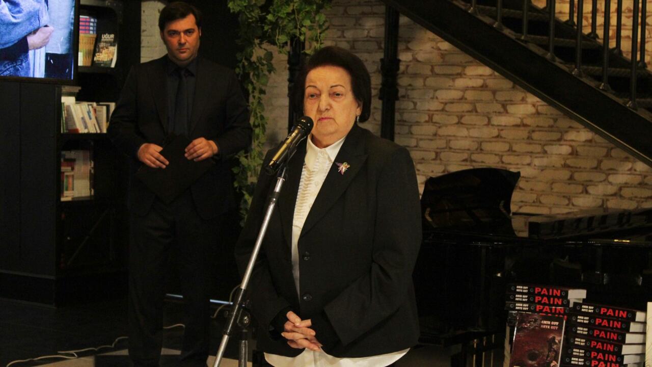 Картины французского художника, посвященные Ходжалинскому геноциду, представлены в Бакинском книжном центре