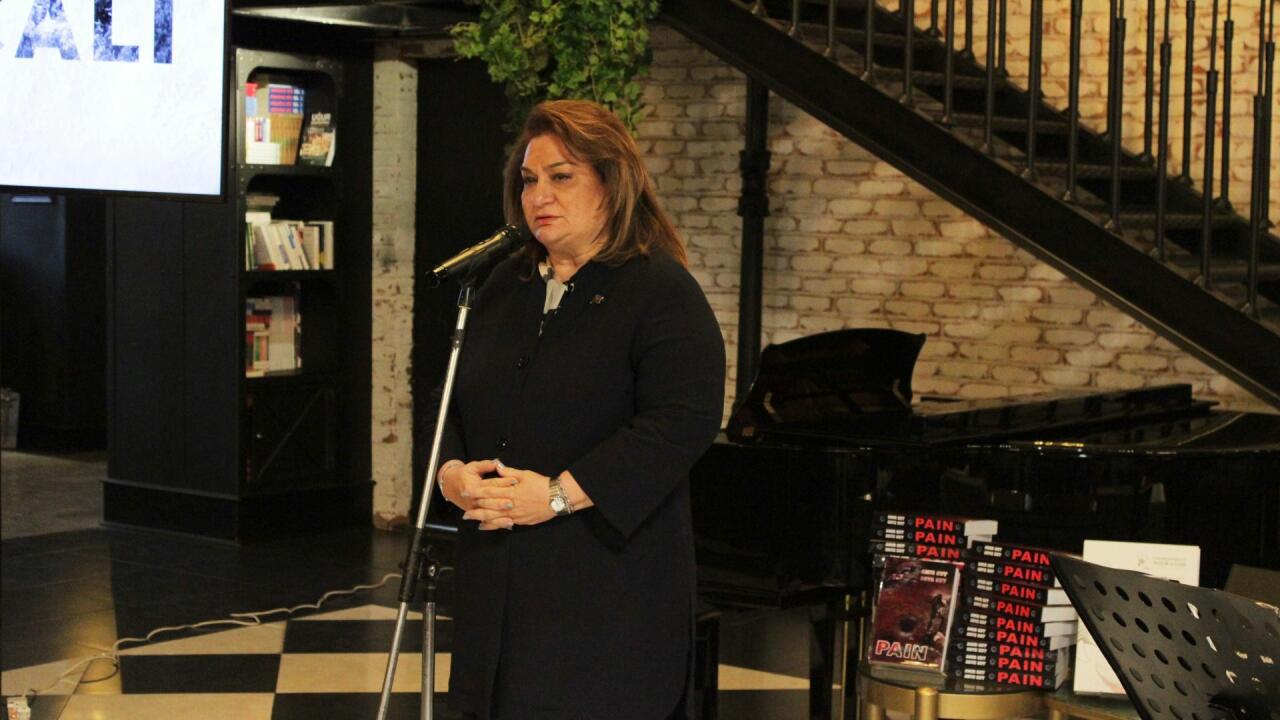 Картины французского художника, посвященные Ходжалинскому геноциду, представлены в Бакинском книжном центре