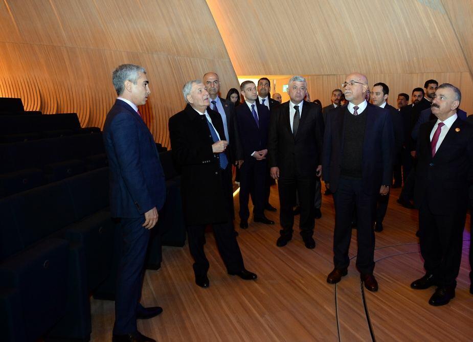 İraq Prezidenti Əbdüllətif Camal Rəşid Heydər Əliyev Mərkəzi ilə tanış olub