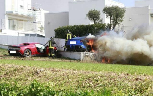 Два друга на Ferrari устроили ДТП в Италии
