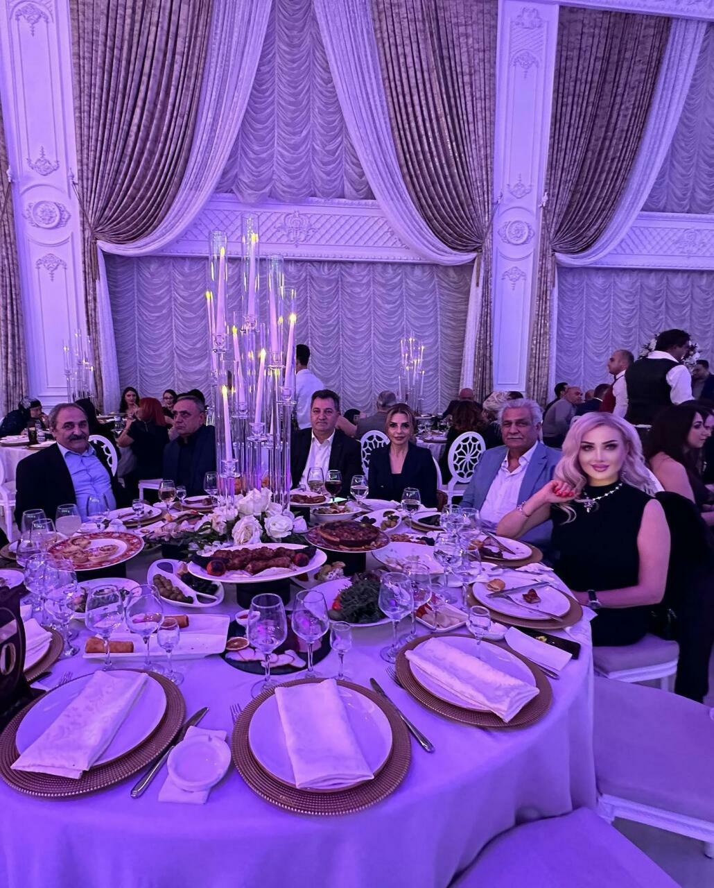 Əməkdar artist qızına toy etdi