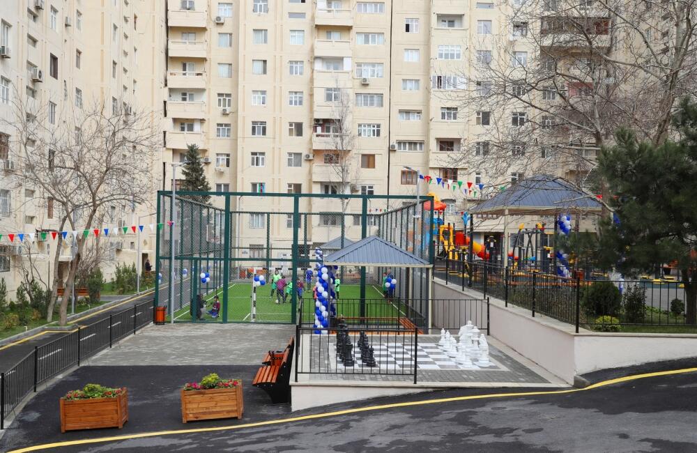 С участием вице-президента Фонда Гейдара Алиева Лейлы Алиевой в рамках проекта "Наш двор" состоялось открытие очередного обновленного двора