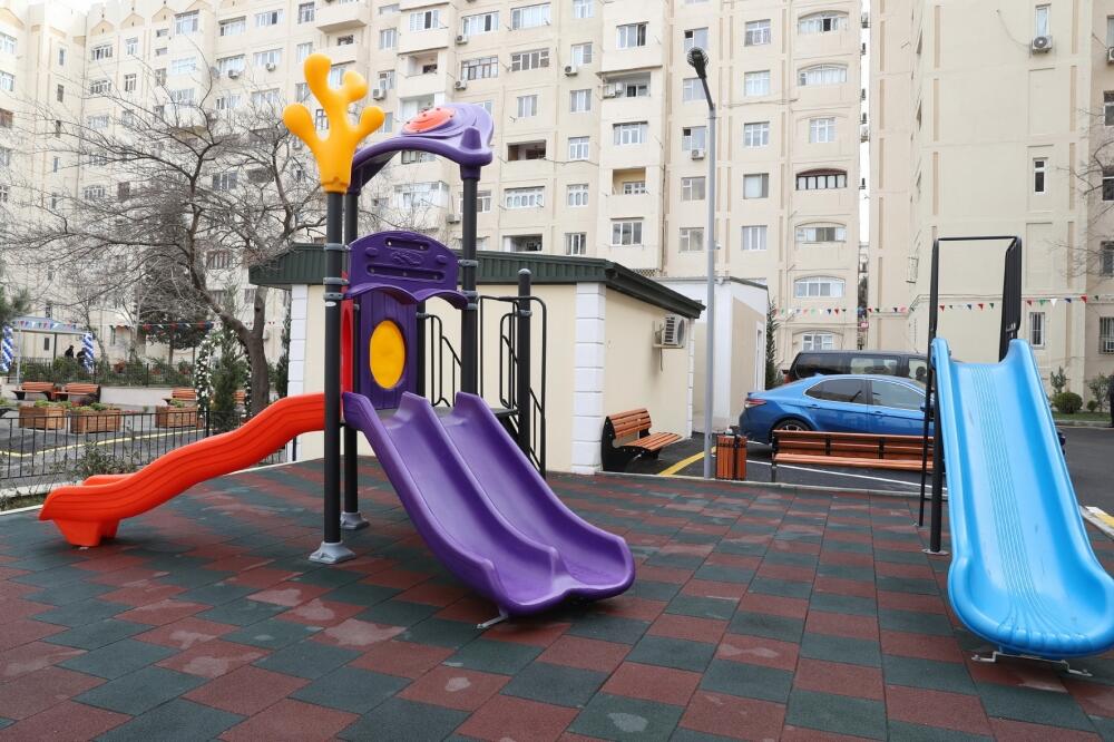 С участием вице-президента Фонда Гейдара Алиева Лейлы Алиевой в рамках проекта "Наш двор" состоялось открытие очередного обновленного двора