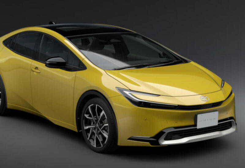 Toyota начнет «живые» продажи нового Prius