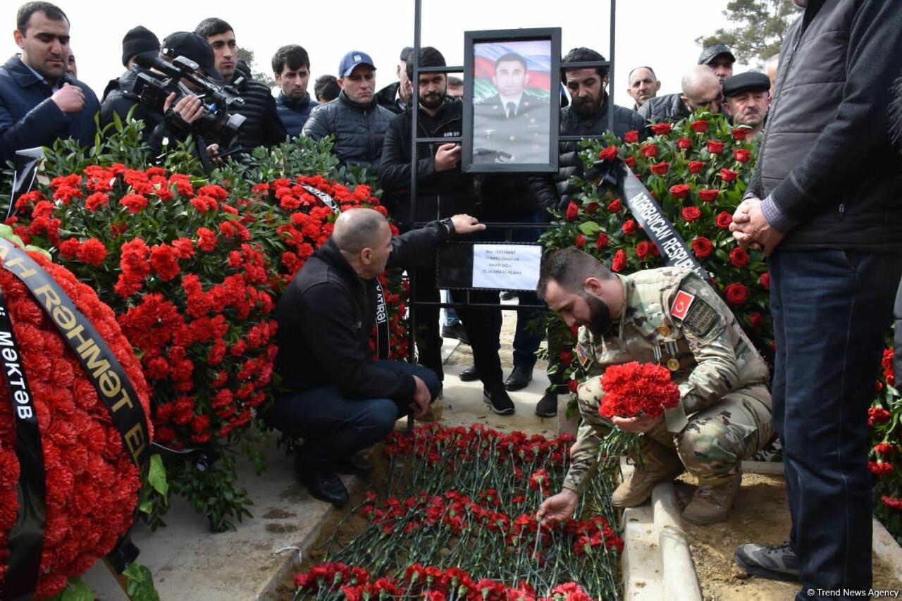 Шехид Шахрияр Алибейли похоронен
