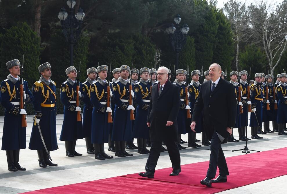 Latviya Prezidenti Egils Levitsin rəsmi qarşılanma mərasimi olub
