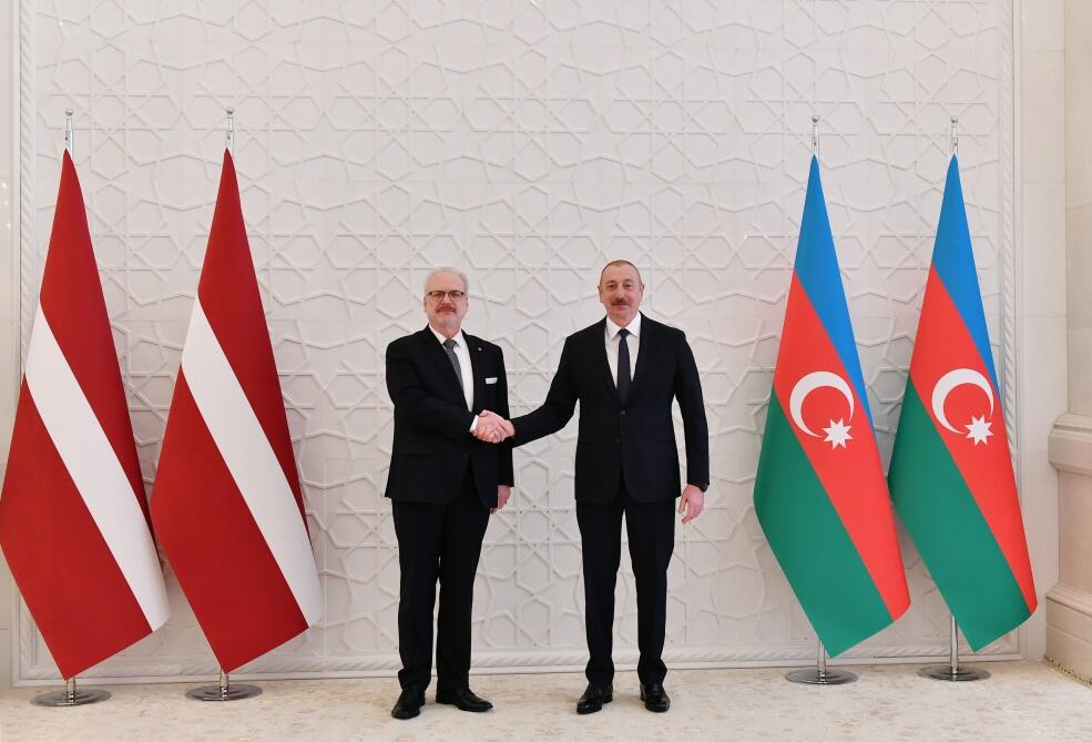 Latviya Prezidenti Egils Levitsin rəsmi qarşılanma mərasimi olub