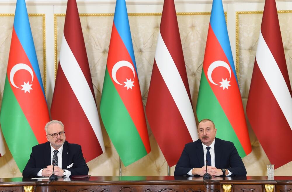 Azərbaycan və Latviya prezidentləri mətbuata bəyanatlarla çıxış ediblər