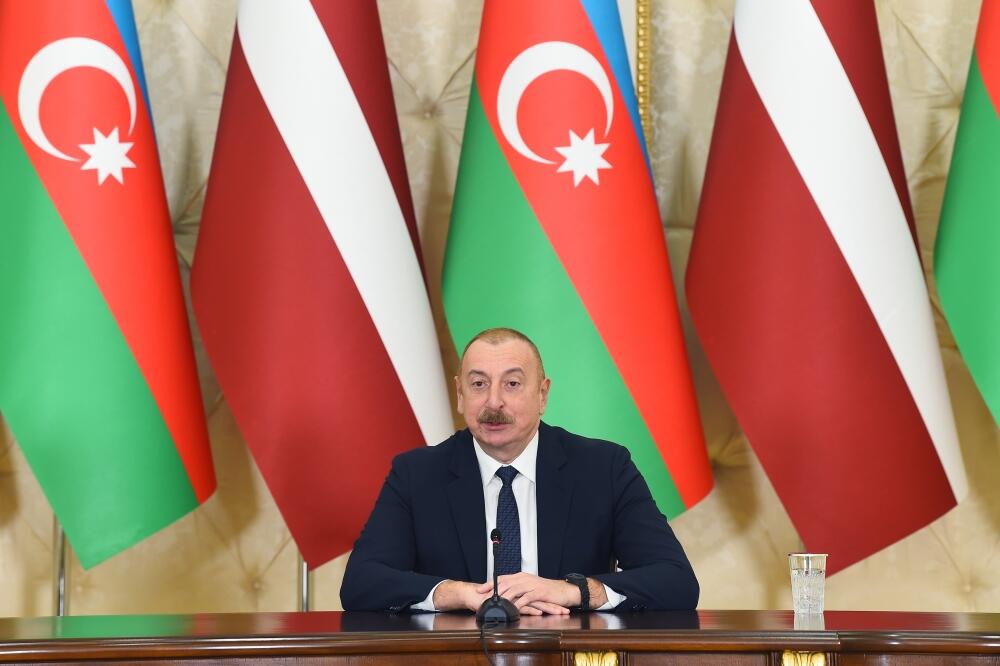 Azərbaycan və Latviya prezidentləri mətbuata bəyanatlarla çıxış ediblər