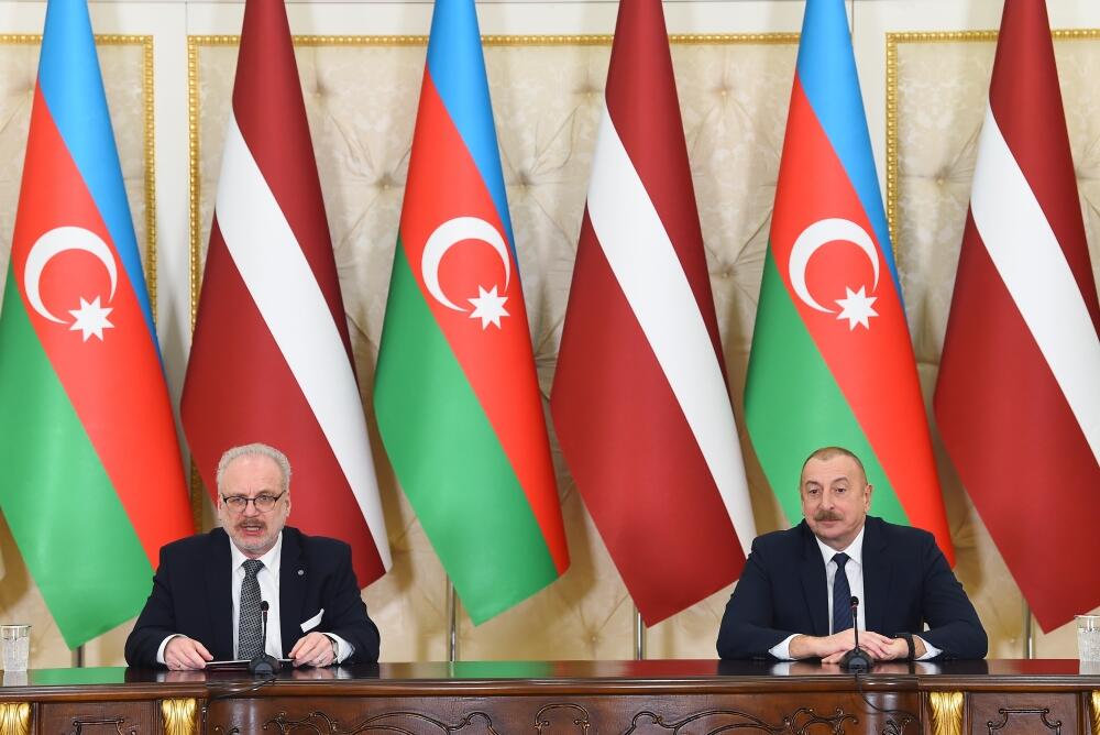 Azərbaycan və Latviya prezidentləri mətbuata bəyanatlarla çıxış ediblər