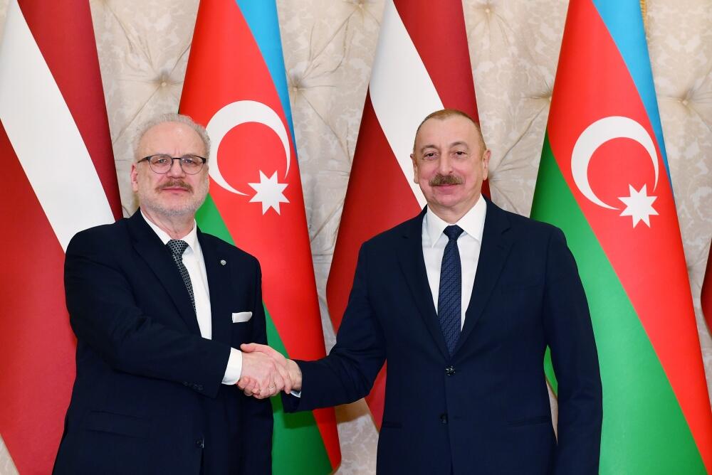 Azərbaycan və Latviya prezidentləri mətbuata bəyanatlarla çıxış ediblər