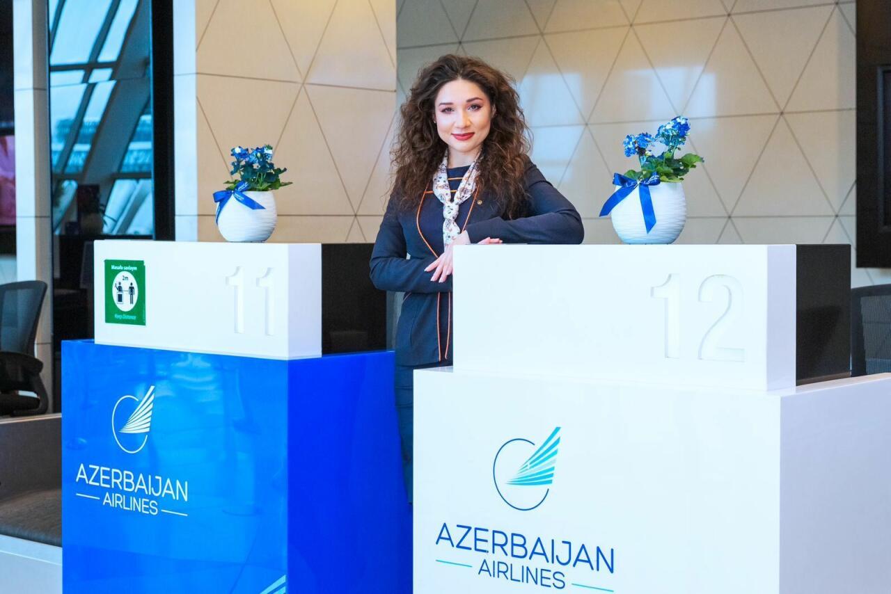 AZAL поздравил женщин с 8 Марта