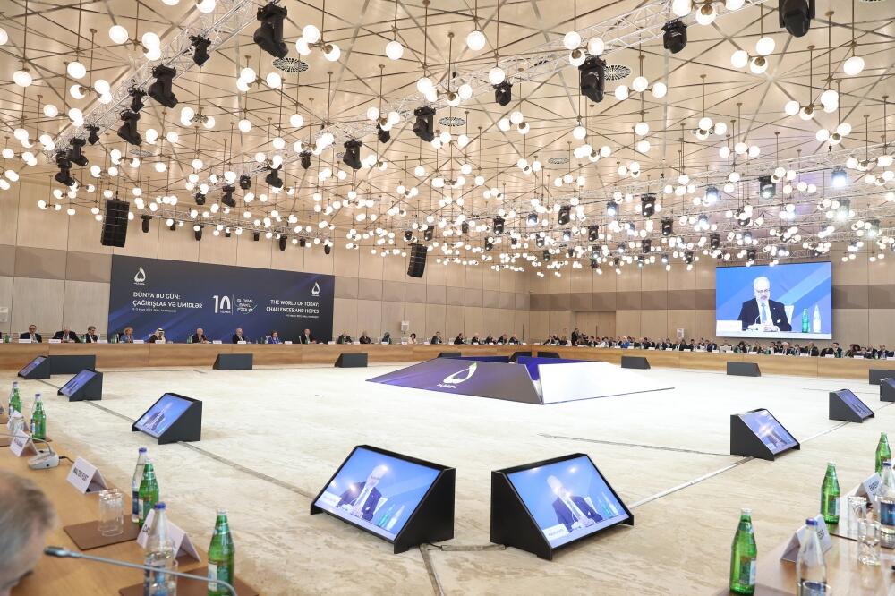 Prezident İlham Əliyev X Qlobal Bakı Forumunda iştirak edib