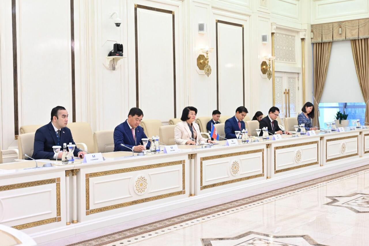 Sahibə Qafarova Kamboca Krallığı Milli Assambleyasının sədr müavini ilə görüşüb