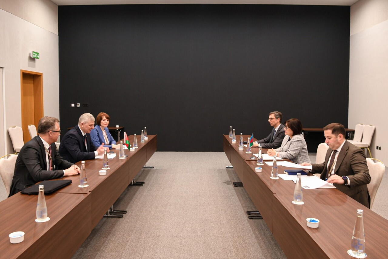 Milli Məclisin sədri Bəhreyndə bir sıra ölkələrin parlament rəhbərləri ilə görüşüb