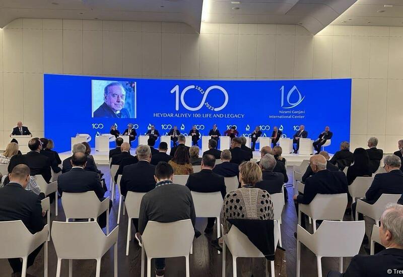 В Баку прошло мероприятие на тему "Гейдар Алиев - 100: жизнь и наследие"