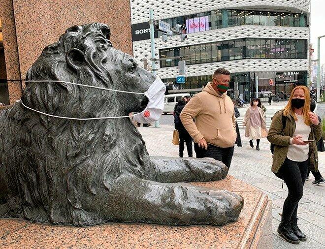 В Токио сняли маску с местной достопримечательности