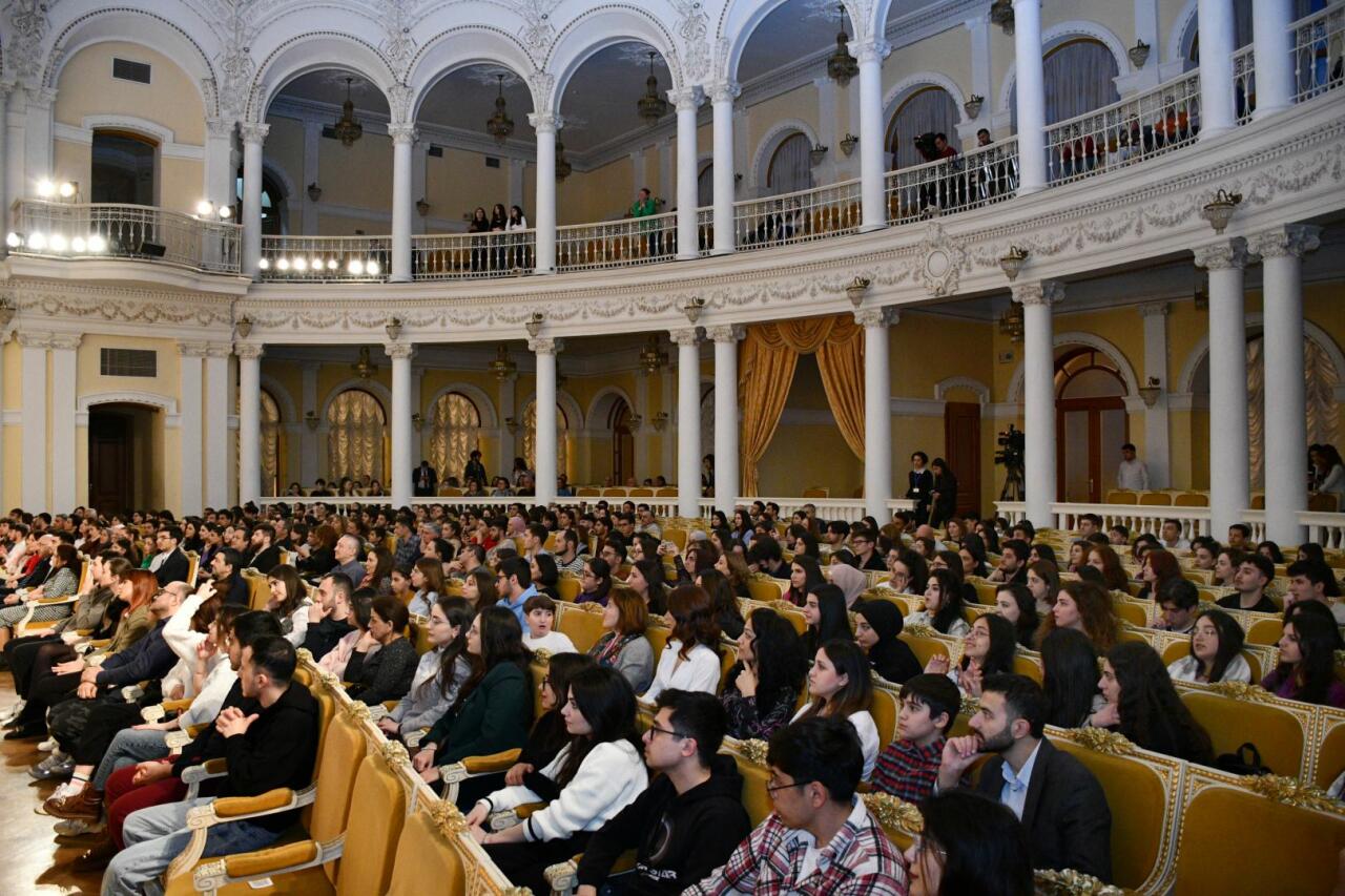 В Баку прошел концерт в рамках проекта "Yeni adlar"