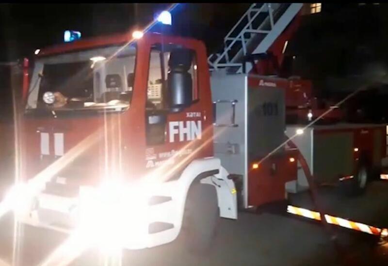 МЧС о пожаре в многоэтажном жилом доме в Баку