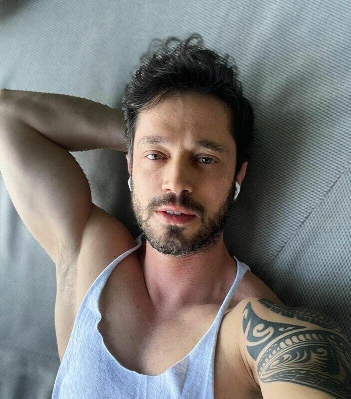 Saç əkdirən Murat Boz son halını paylaşdı