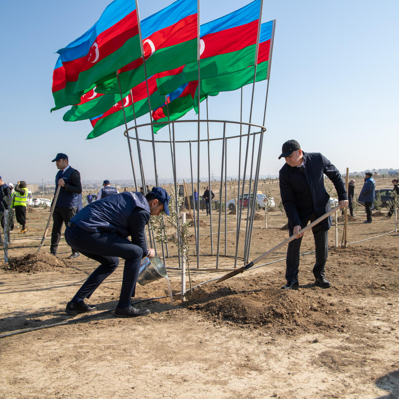 ТуранБанк принял участие в акции по посадке деревьев, организованной в связи со 100-летием со дня рождения Общенационального Лидера Гейдара Алиева