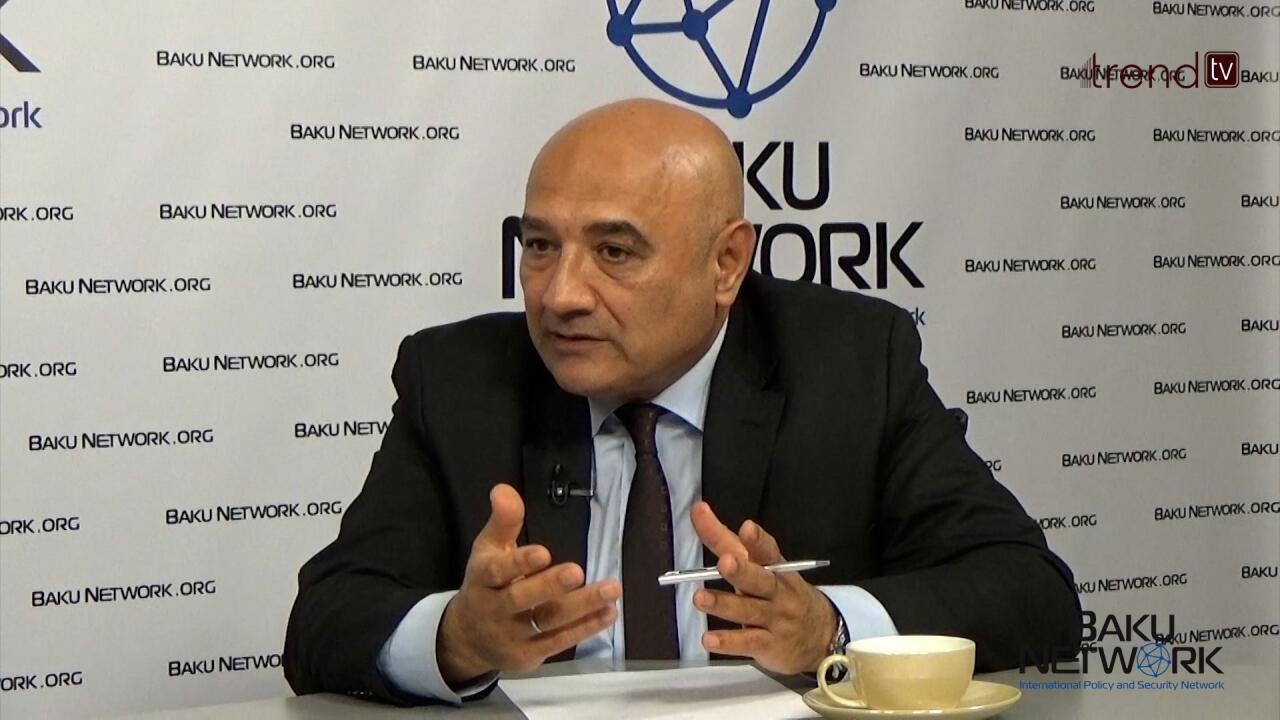 В рамках видеопроекта "Диалог с Тофиком Аббасовым" обсуждены вопросы реинтеграции армянского меньшинства в Карабахе