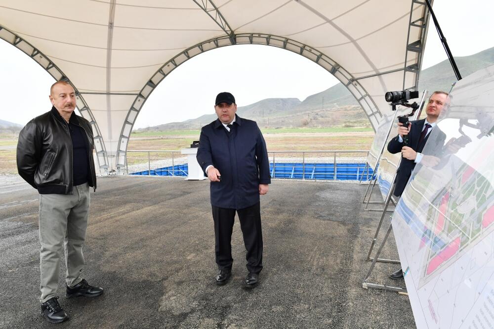 Prezident İlham Əliyev və Birinci xanım Mehriban Əliyeva Suqovuşanda yaşayış məhəlləsinin təməlqoyma mərasimində iştirak ediblər