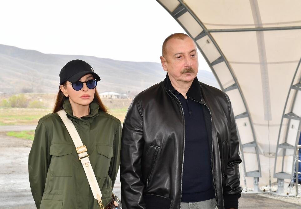 Prezident İlham Əliyev və Birinci xanım Mehriban Əliyeva Suqovuşanda yaşayış məhəlləsinin təməlqoyma mərasimində iştirak ediblər
