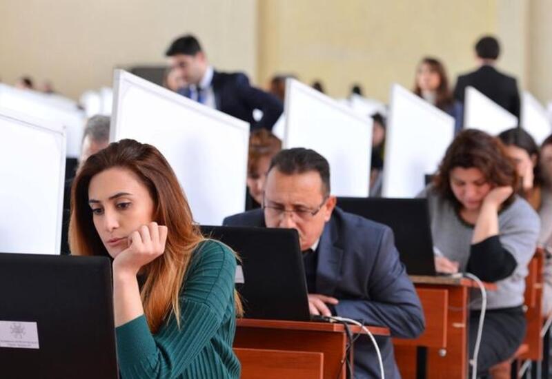 Dövlət qulluğuna qəbul imtahanı keçirilib