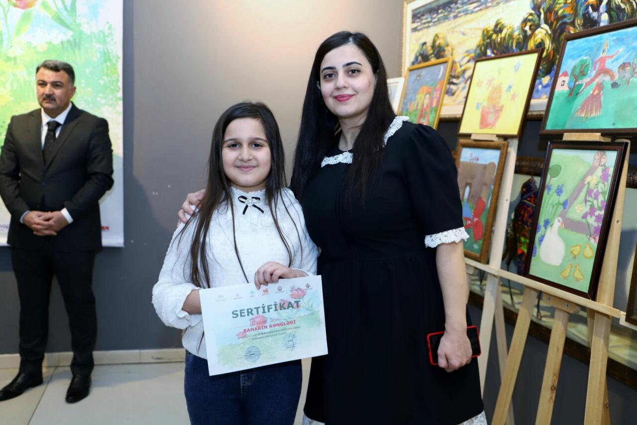 Итоговая выставка Республиканского конкурса детского рисунка "Baharın rəngləri"