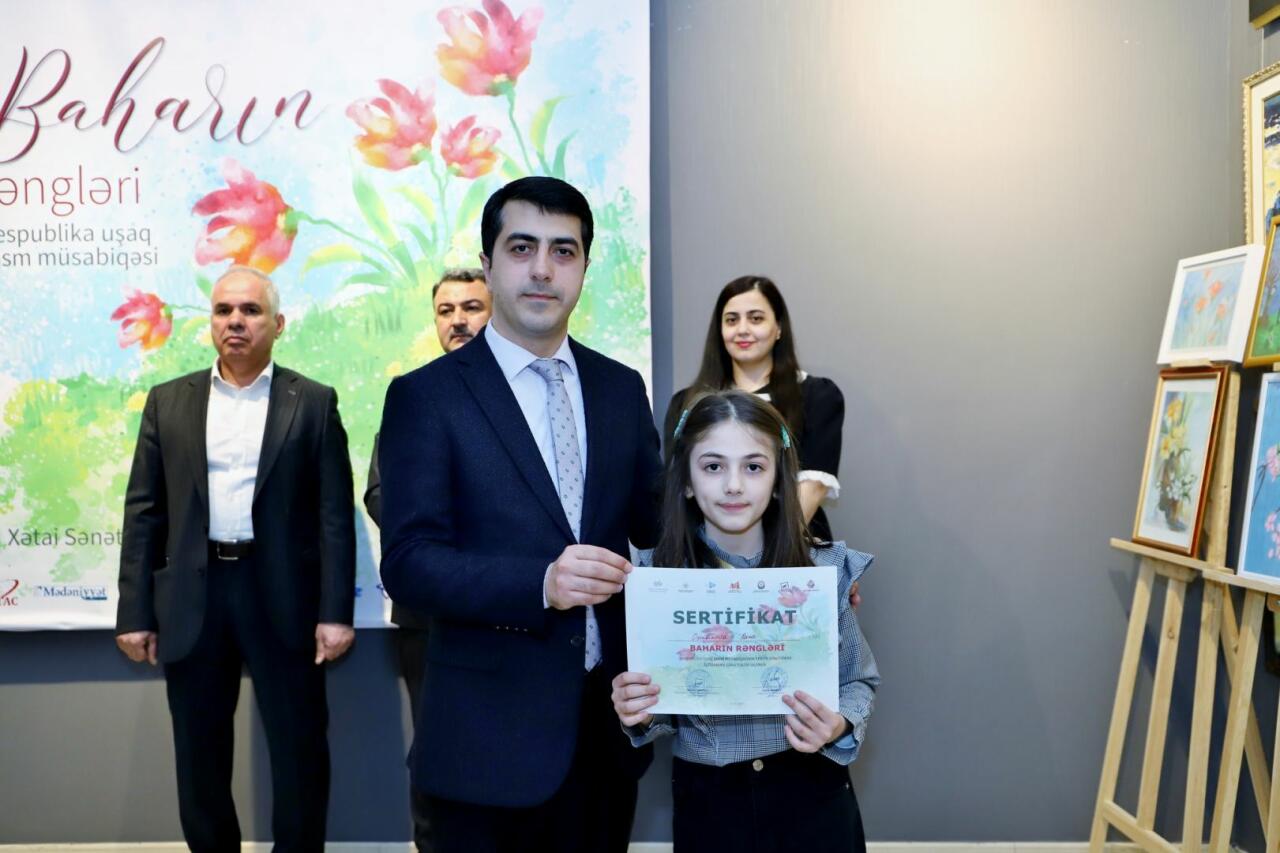 Итоговая выставка Республиканского конкурса детского рисунка "Baharın rəngləri"