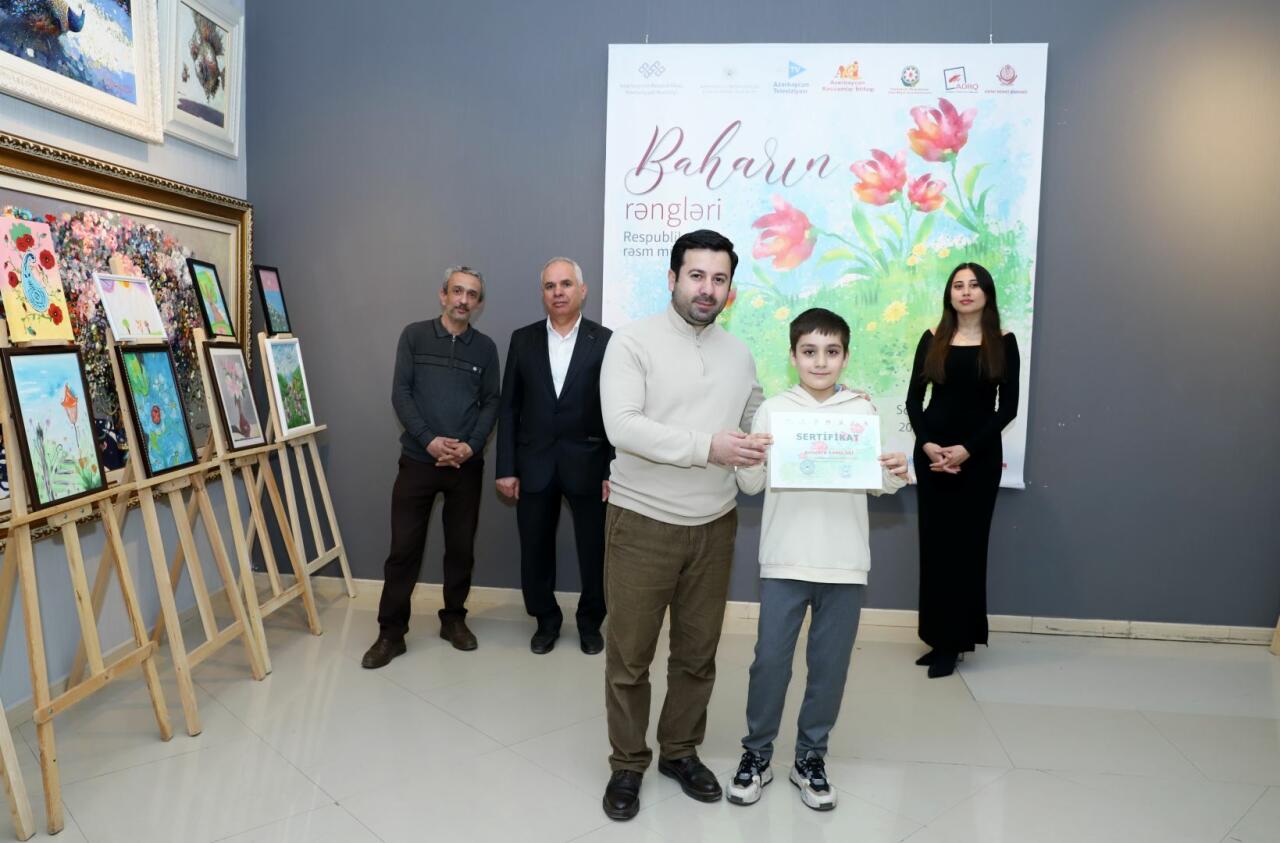 Итоговая выставка Республиканского конкурса детского рисунка "Baharın rəngləri"