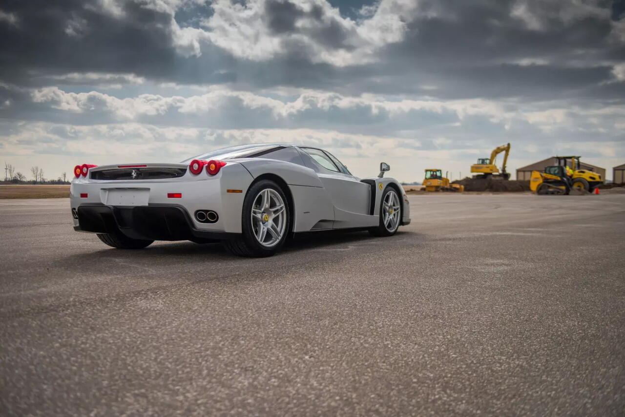 Ferrari Enzo в заводской упаковке выставили на торги