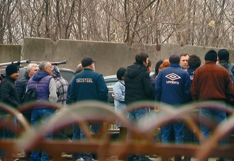 В Грузии работники металлургического завода объявили забастовку