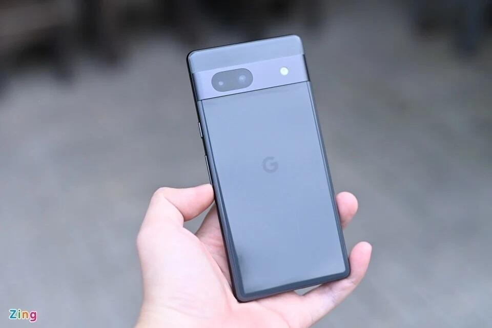 Смартфон Google Pixel 7a показали вживую до официального анонса