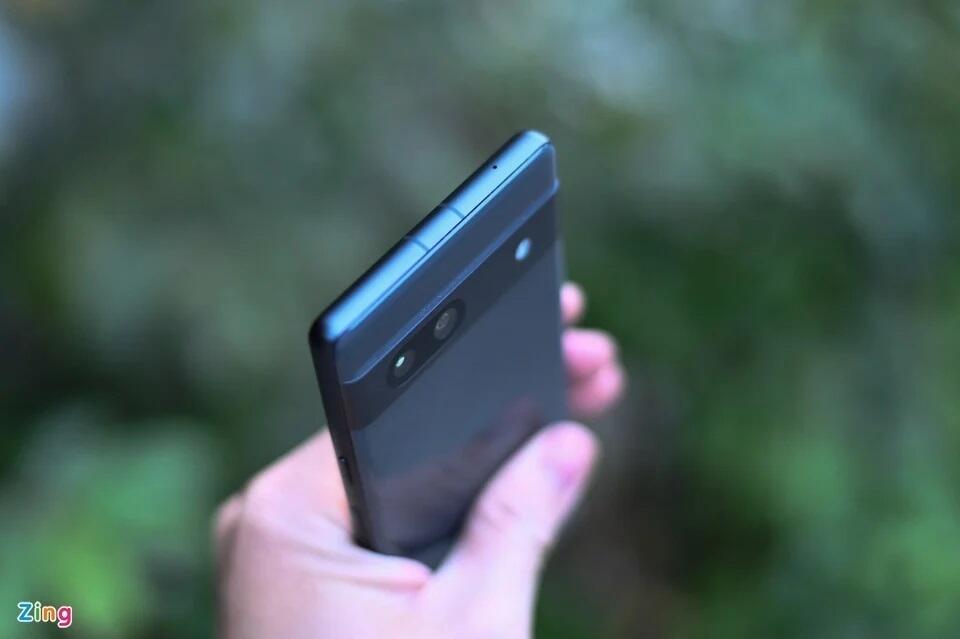 Смартфон Google Pixel 7a показали вживую до официального анонса