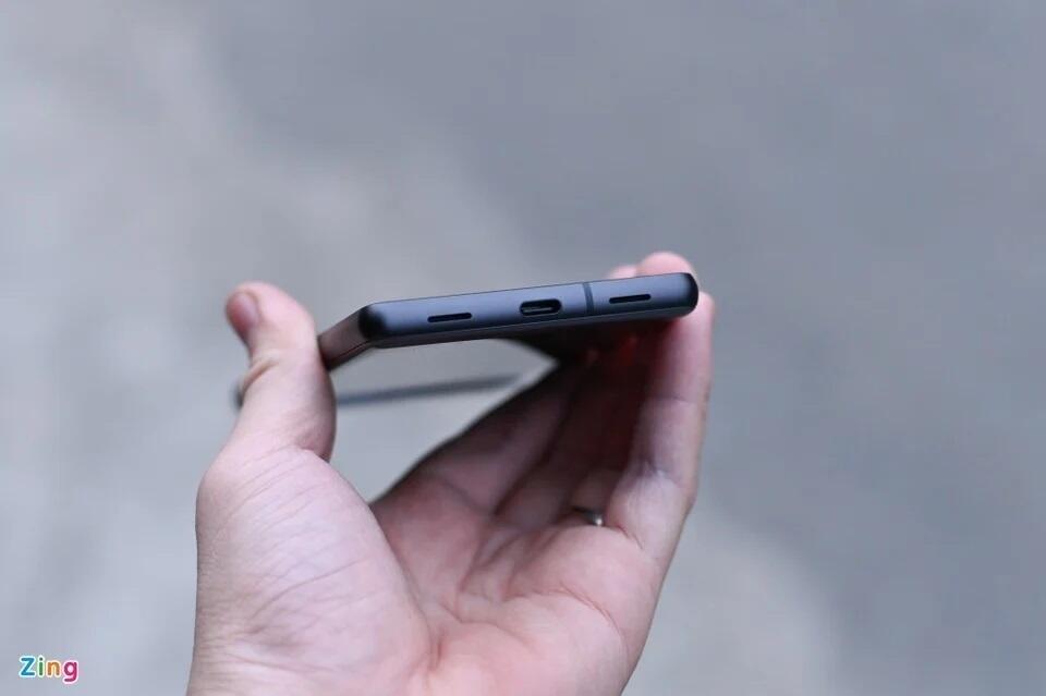 Смартфон Google Pixel 7a показали вживую до официального анонса